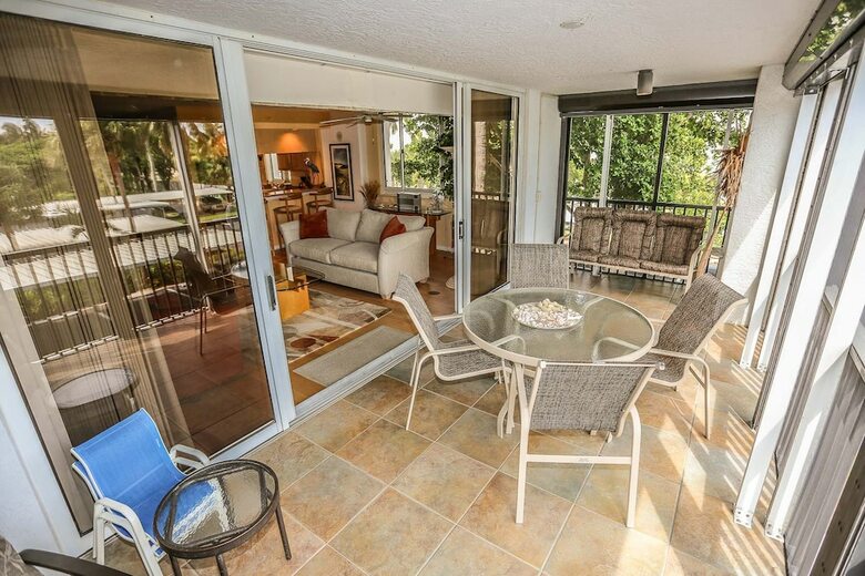 Ocean Harbor 102a