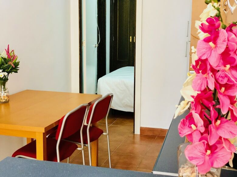 Tuguest Plaza Nueva Apartment