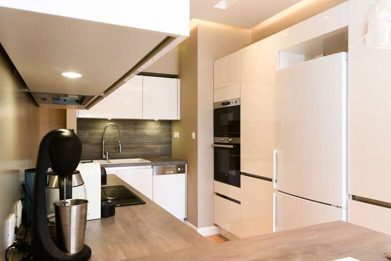 142m� Homm Bright Alimos Apartment With Marina View
