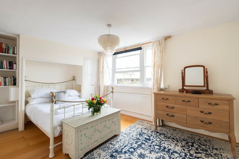 Panoramic Family Home In Maida Vale