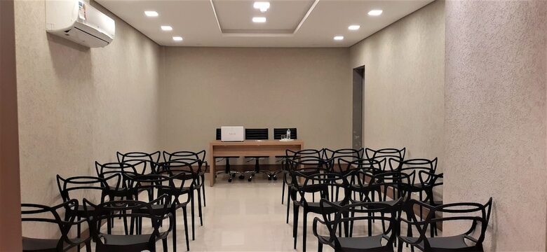 Pinn� Business Hotel