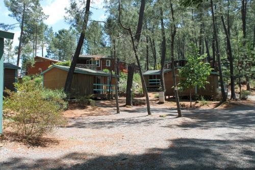 Village De Chalets Camping Bois Simonet