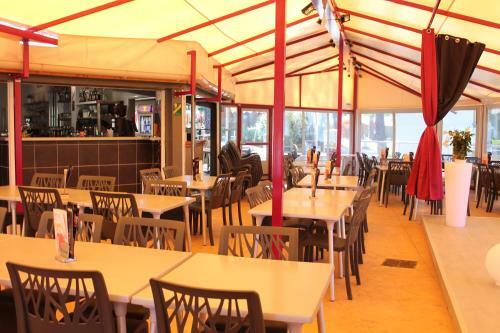 Village De Chalets Camping Bois Simonet