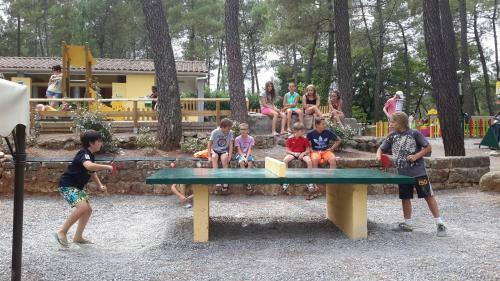 Village De Chalets Camping Bois Simonet