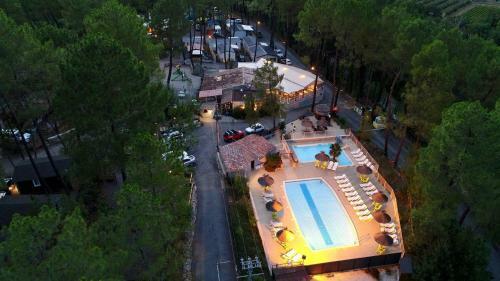 Village De Chalets Camping Bois Simonet