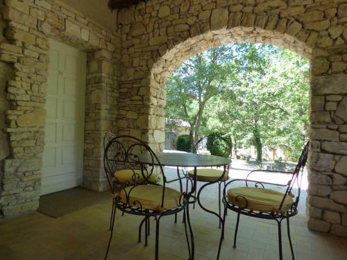 Hotel H�tel Lou Cale� Restaurant Le Rocher Des Abeilles