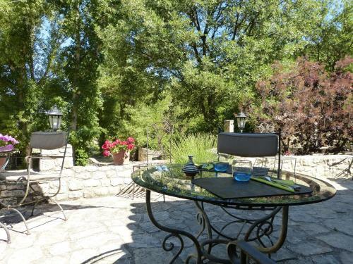 Hotel H�tel Lou Cale� Restaurant Le Rocher Des Abeilles
