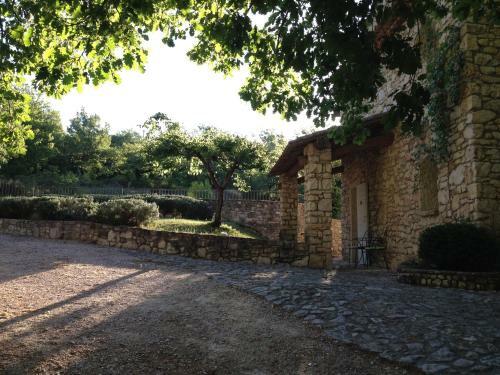 Hotel H�tel Lou Cale� Restaurant Le Rocher Des Abeilles