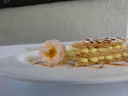 Hotel H�tel Lou Cale� Restaurant Le Rocher Des Abeilles