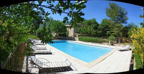 Hotel H�tel Lou Cale� Restaurant Le Rocher Des Abeilles