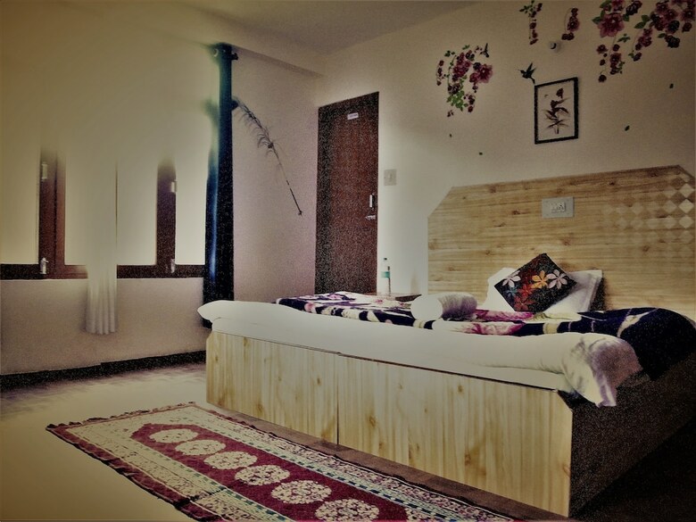 Hotel Manali Top Inn And Cafe