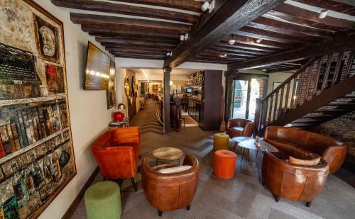 Hotel Les Hauts De Montreuil / Le Patio