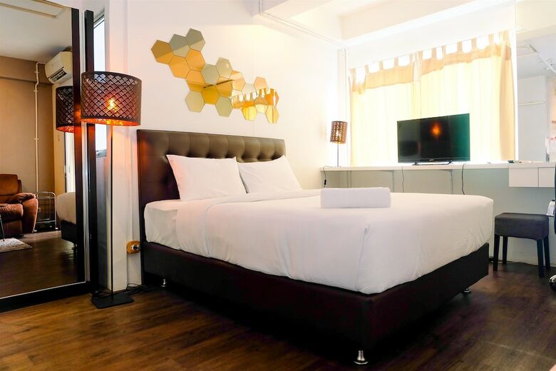 Large And Minimalist Studio At Pakubuwono Terrace Apartment