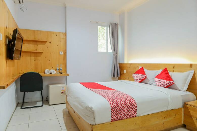 Hotel Oyo 1317 Pinnus Residence Syariah