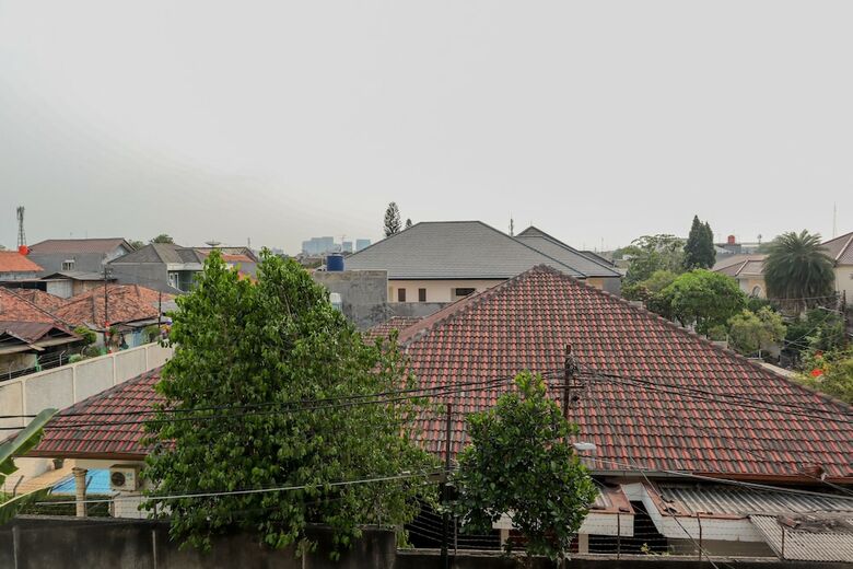 Hotel Oyo 1317 Pinnus Residence Syariah