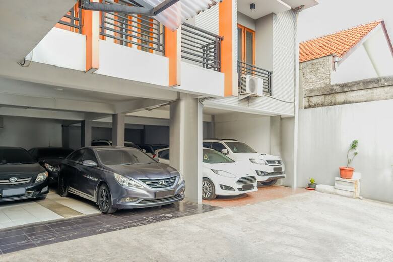 Hotel Oyo 1317 Pinnus Residence Syariah