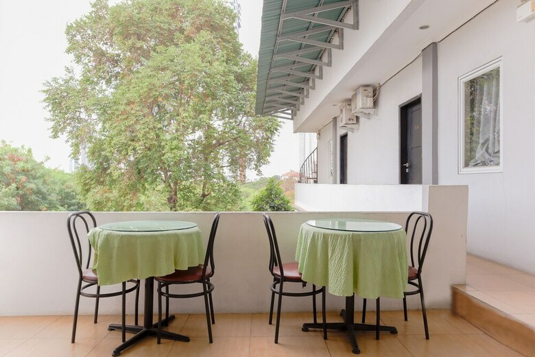 Hotel Oyo 1317 Pinnus Residence Syariah