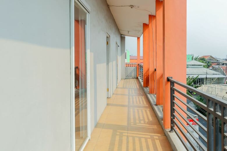 Hotel Oyo 1317 Pinnus Residence Syariah