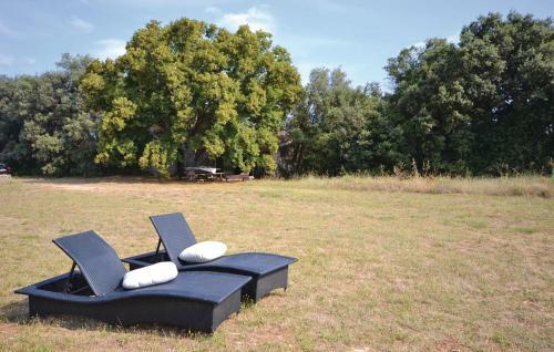 Holiday Home Le Tilleuil Du Bois De Poussel