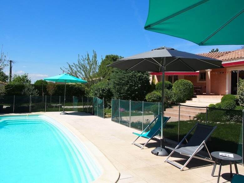 Villa Aux Cypr�s Du Sud