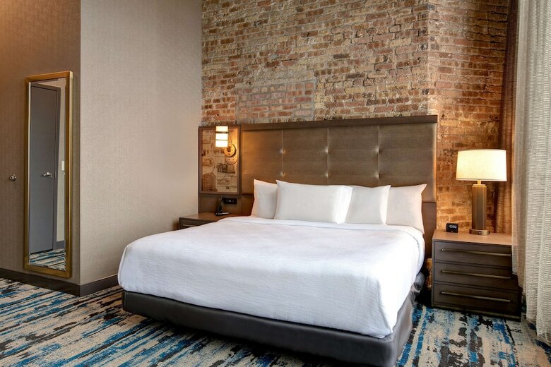Hotel Embassy Suites By Hilton Rockford Riverfront