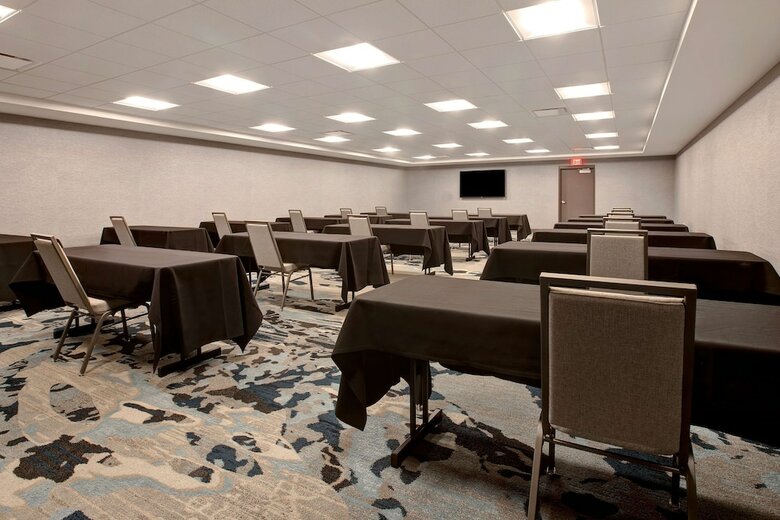 Hotel Embassy Suites By Hilton Rockford Riverfront