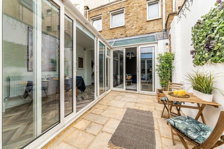 Apartamentos Earls Court House With Patio