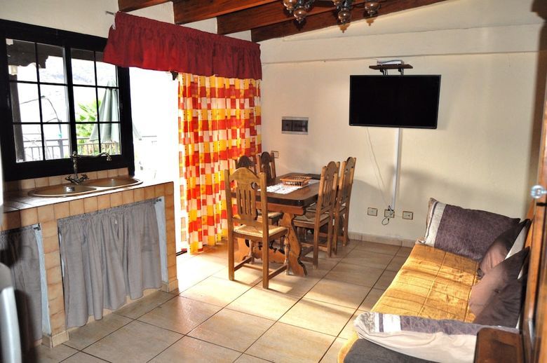 Aparthotel Finca Tom�s Y Puri