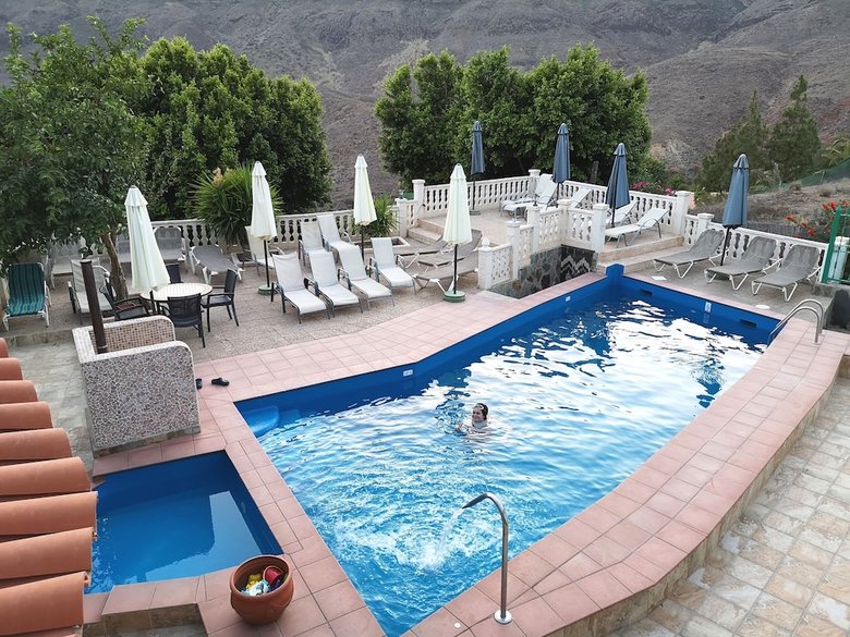 Aparthotel Finca Tom�s Y Puri