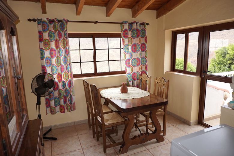 Aparthotel Finca Tom�s Y Puri