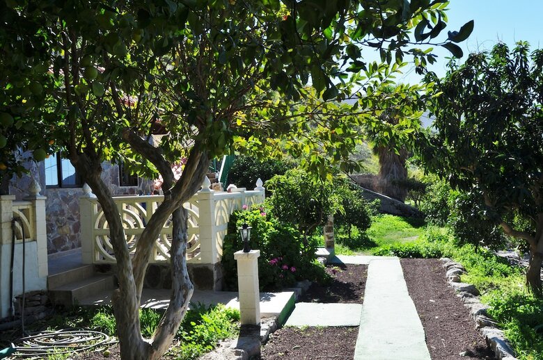 Aparthotel Finca Tom�s Y Puri