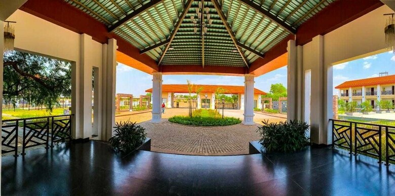 Hotel Spoorti Resort And Club