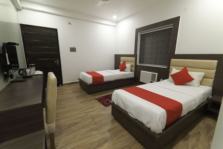Hotel L N International