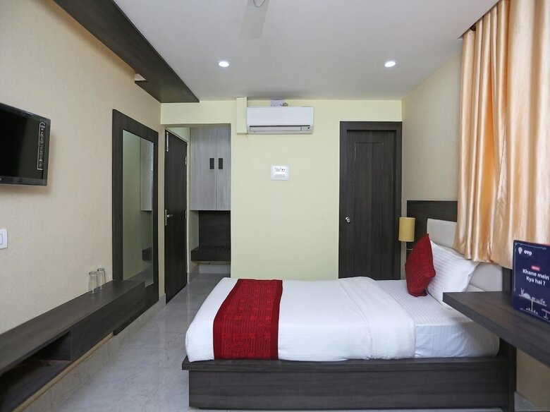 Hotel L N International