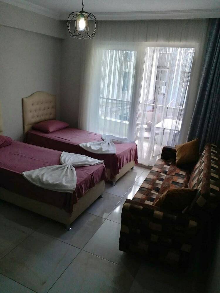 Avsa Roza Apart