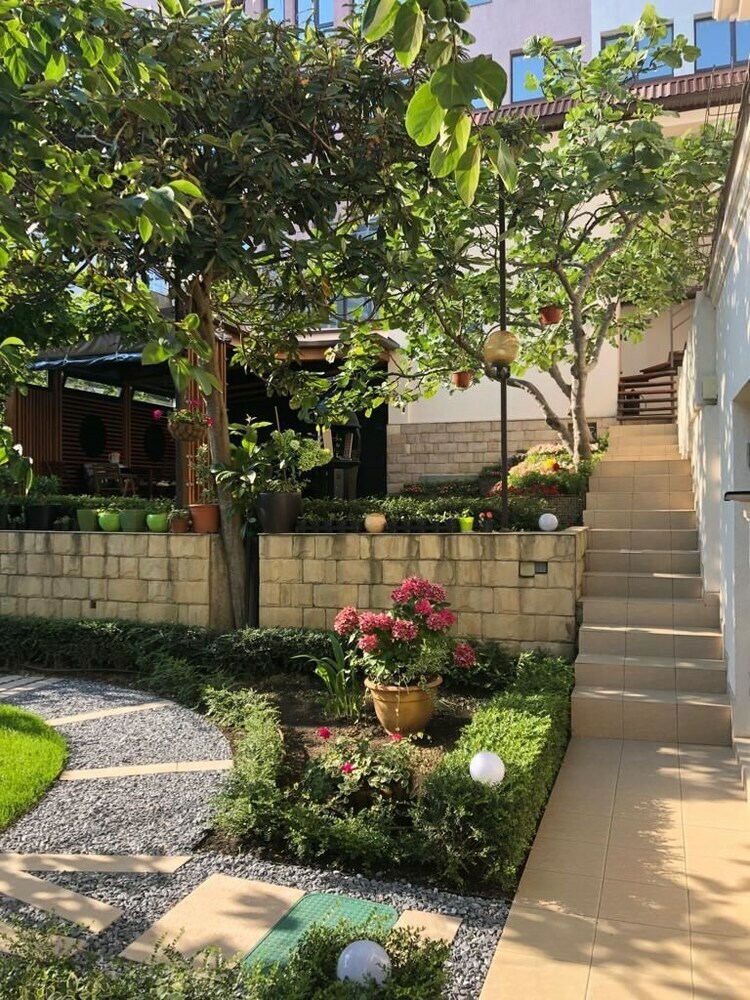 Hotel Grace Nairi
