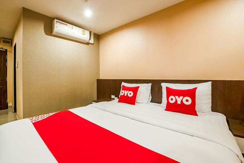 Hotel Oyo 281 The Reader Cafe And Room