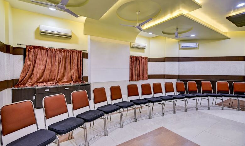 Hotel Treebo Trend Surya Nashik