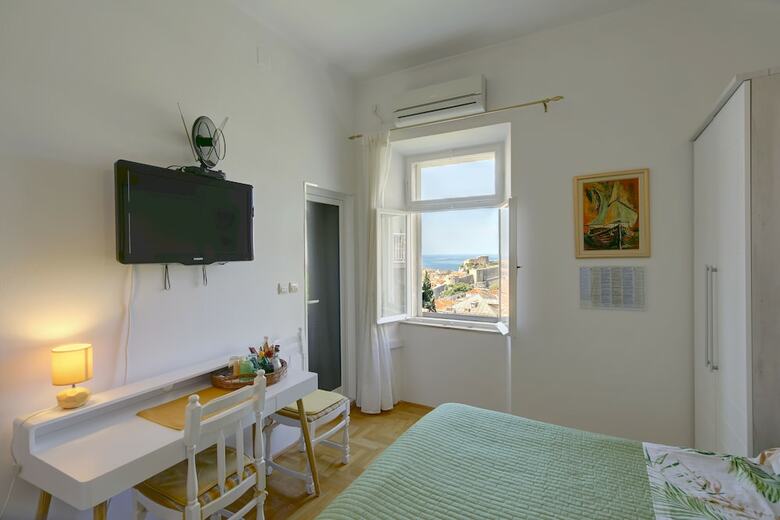 Hotel Guest House Enny - Adults Only