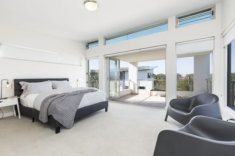 Sydney Seaside Contemporary Executive Living