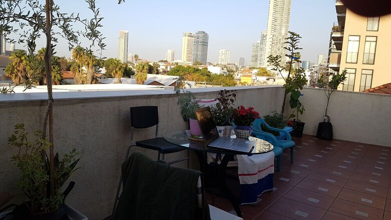 Unique Roof Apartment With Sea View