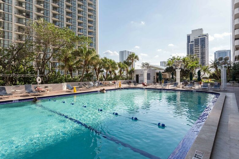Apartamentos Ocean Breeze And Emerald Water
