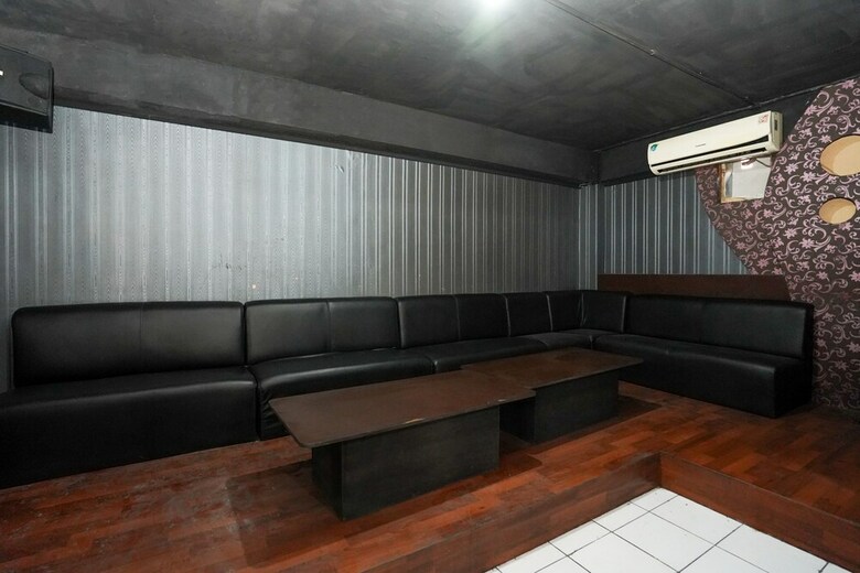 Hostal Oyo 1449 Istana Permata Dinoyo
