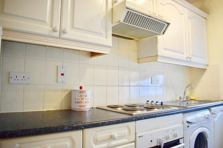 2 Bedroom Terraced House Near City Centre