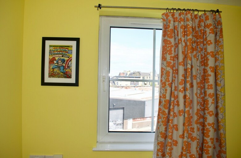 Bright 2 Bedroom Apartment Off Leith Walk