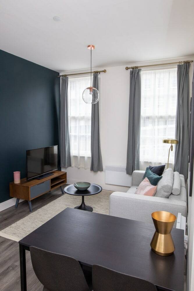 Central Apartment For 2 In Stokes Croft