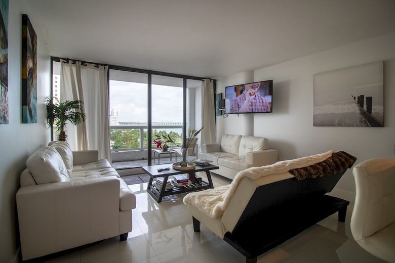 Apartamentos Edgy And Modern Condo On The Bay