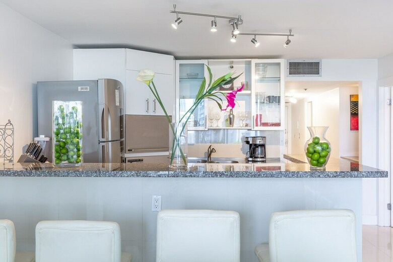 Apartamentos Edgy And Modern Condo On The Bay