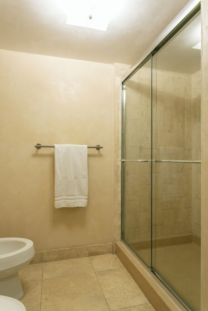 Apartamentos Bayfront Gem With Balcony And Pool