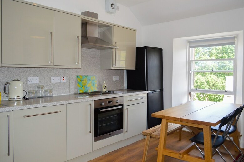 Apartamentos Bright 2 Bedroom Home In Old Town Centre